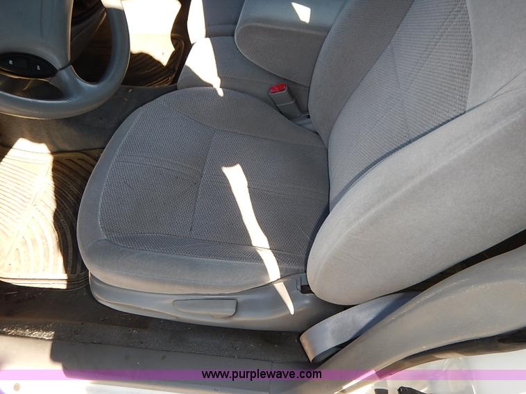 image for item K7053 1998 Ford Taurus LX