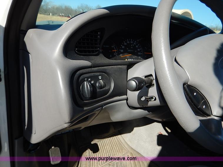 image for item K7053 1998 Ford Taurus LX