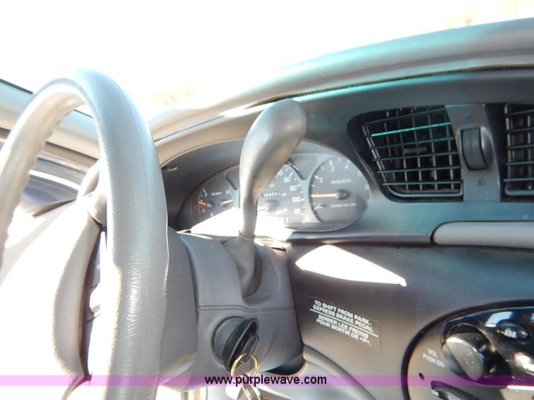 image for item K7053 1998 Ford Taurus LX