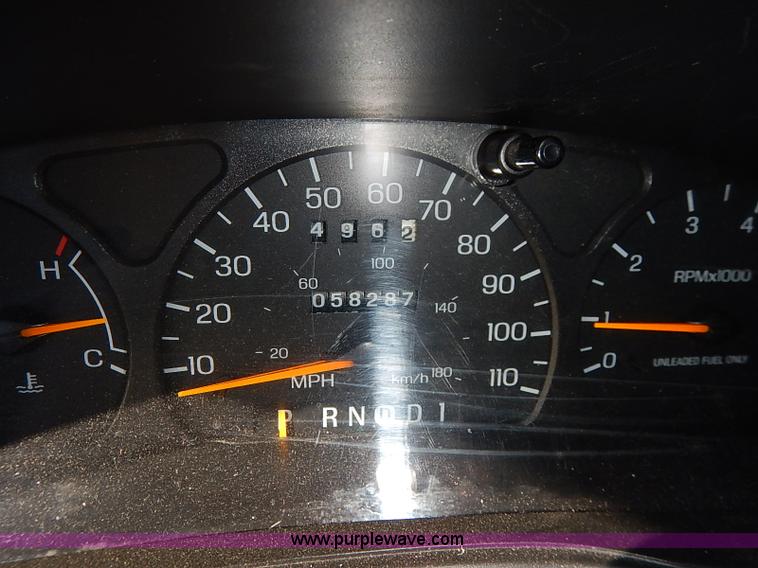 image for item K7053 1998 Ford Taurus LX