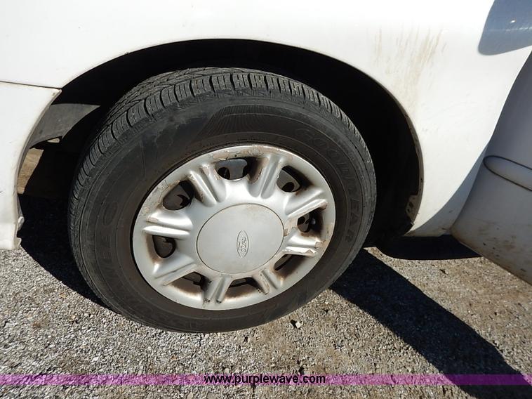 image for item K7053 1998 Ford Taurus LX