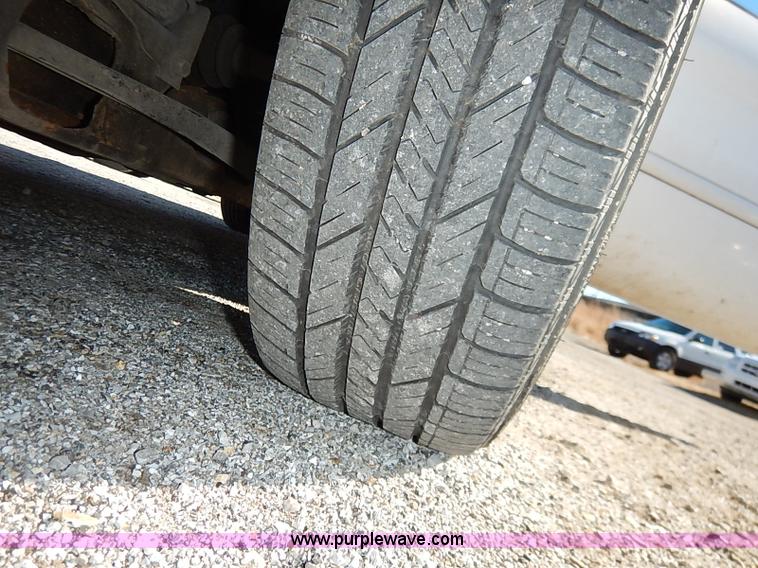 image for item K7053 1998 Ford Taurus LX