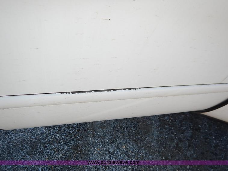 image for item K7053 1998 Ford Taurus LX