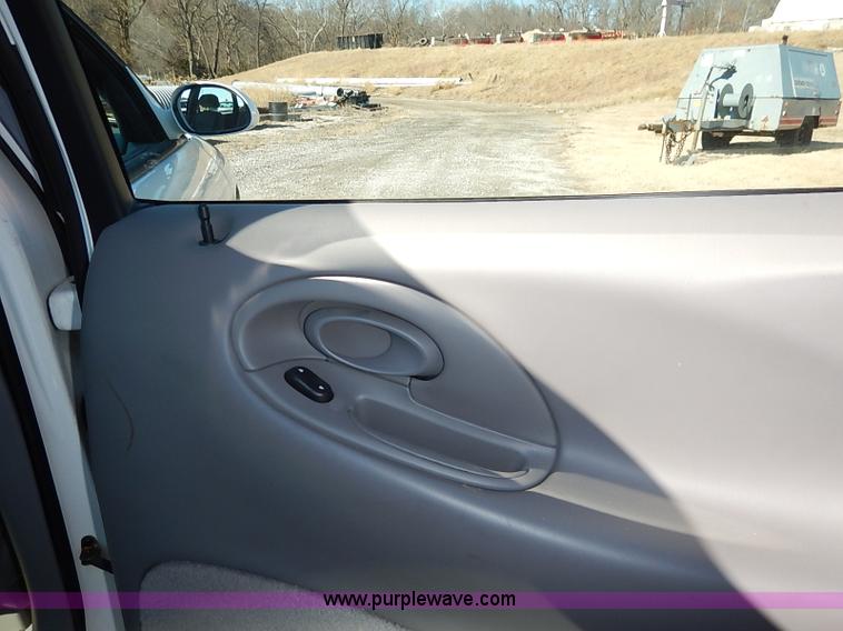 image for item K7053 1998 Ford Taurus LX