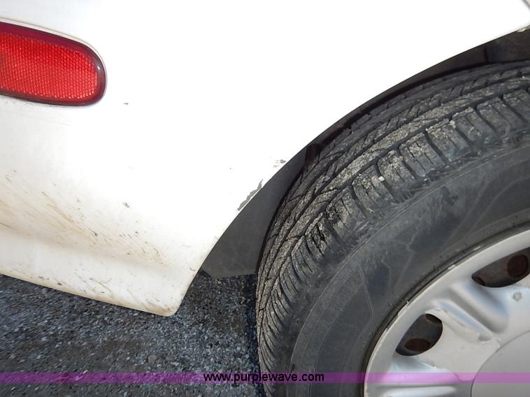 image for item K7053 1998 Ford Taurus LX