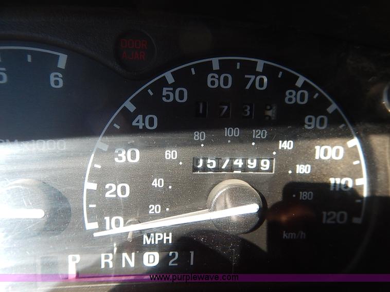 image for item K7055 2000 Ford Explorer XLS SUV