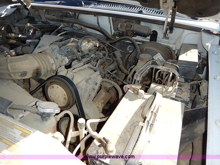 image for item K7055 2000 Ford Explorer XLS SUV