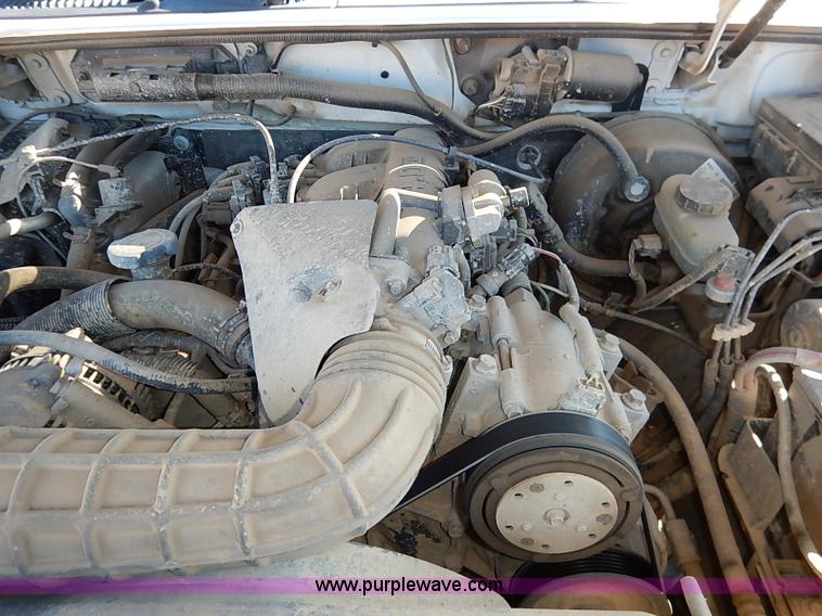 image for item K7055 2000 Ford Explorer XLS SUV