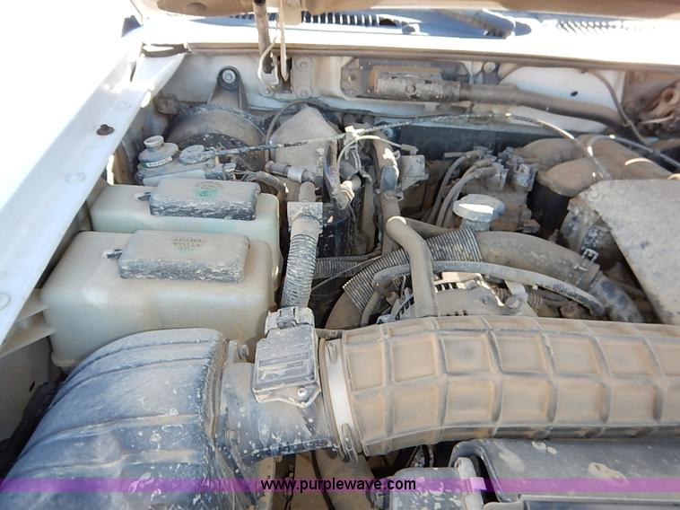 image for item K7055 2000 Ford Explorer XLS SUV