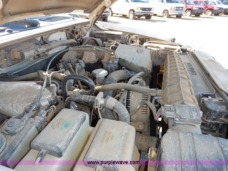 image for item K7055 2000 Ford Explorer XLS SUV