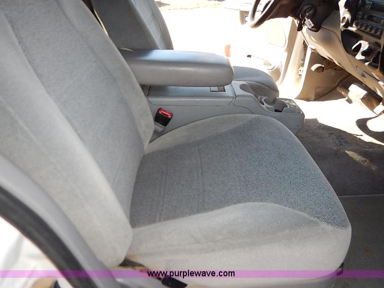 image for item K7055 2000 Ford Explorer XLS SUV