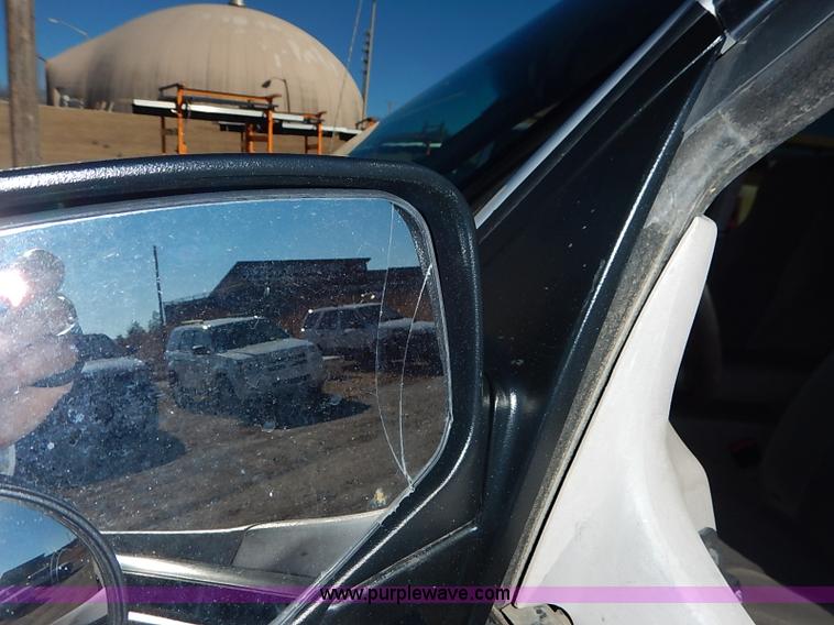 image for item K7055 2000 Ford Explorer XLS SUV