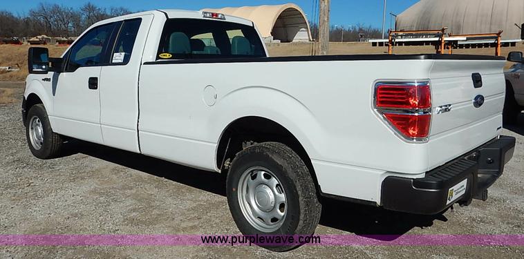 image for item K7056 2013 Ford F150 XL SuperCab pickup truck