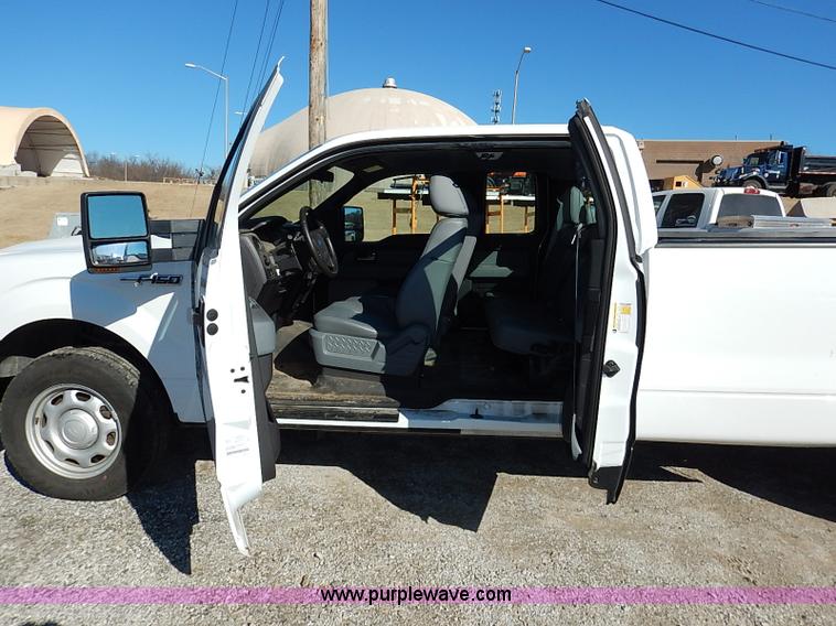 image for item K7056 2013 Ford F150 XL SuperCab pickup truck