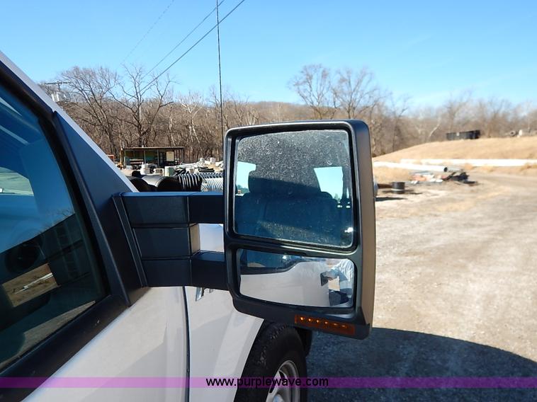 image for item K7056 2013 Ford F150 XL SuperCab pickup truck
