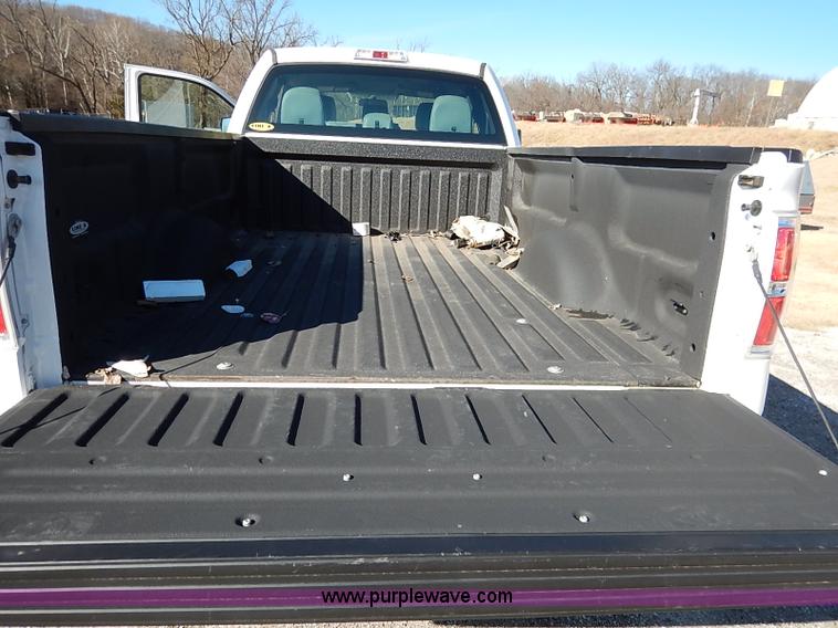 image for item K7056 2013 Ford F150 XL SuperCab pickup truck