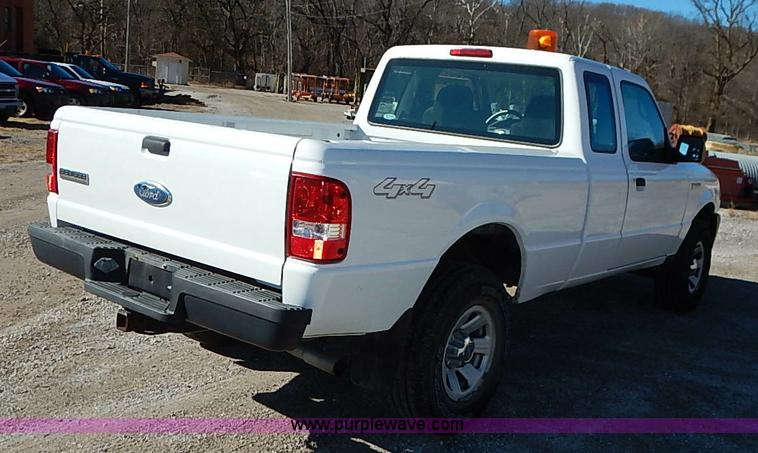 image for item K7057 2007 Ford Ranger XL SuperCab pickup truck