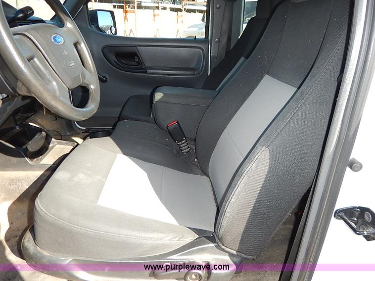 image for item K7057 2007 Ford Ranger XL SuperCab pickup truck