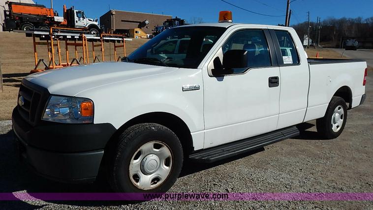 image for item K7058 2006 Ford F150 XL SuperCab pickup truck