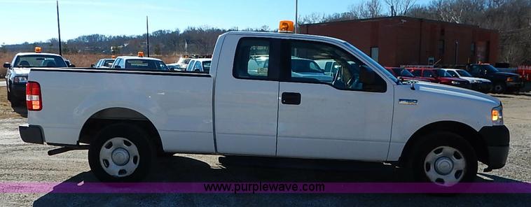 image for item K7058 2006 Ford F150 XL SuperCab pickup truck