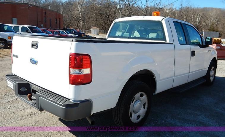 image for item K7058 2006 Ford F150 XL SuperCab pickup truck