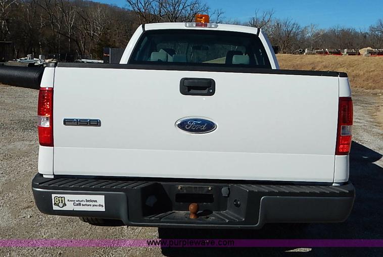 image for item K7058 2006 Ford F150 XL SuperCab pickup truck