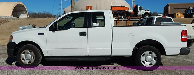 image for item K7058 2006 Ford F150 XL SuperCab pickup truck