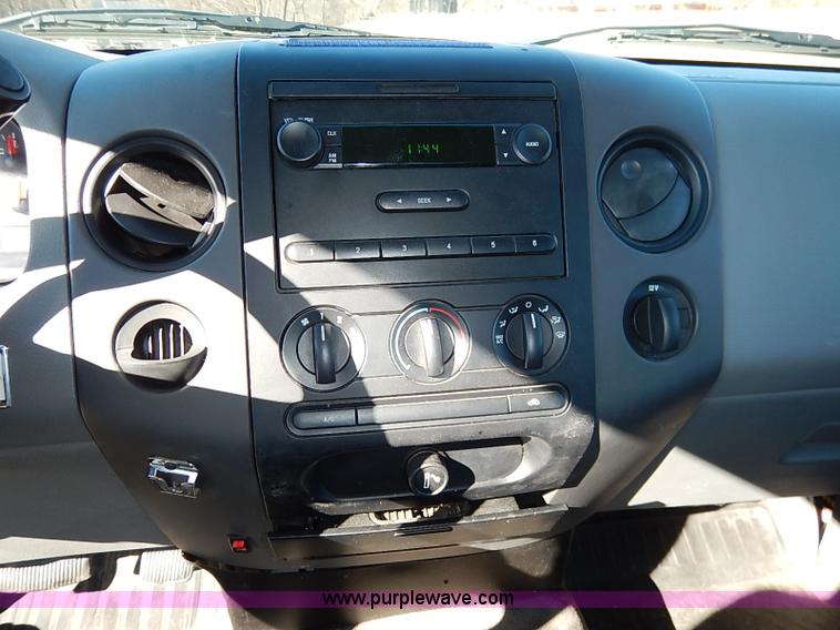 image for item K7058 2006 Ford F150 XL SuperCab pickup truck