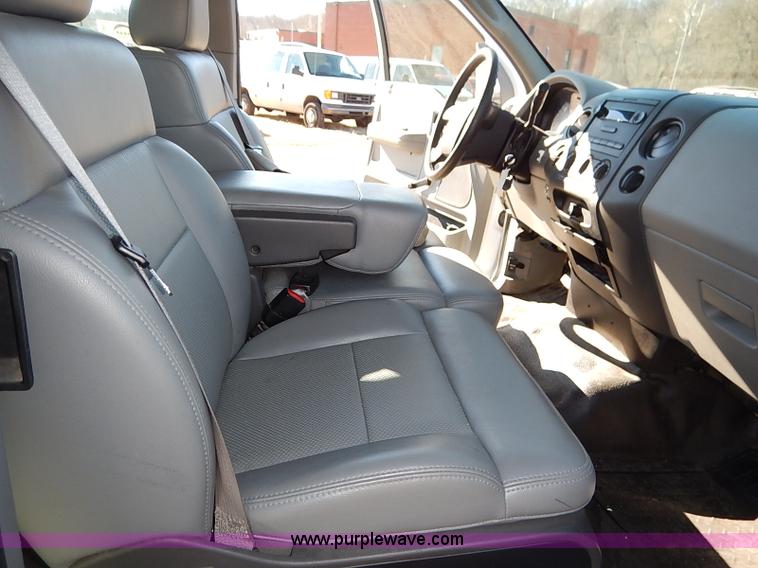 image for item K7058 2006 Ford F150 XL SuperCab pickup truck