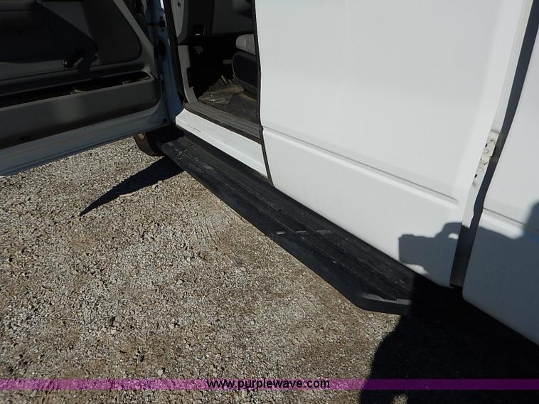 image for item K7058 2006 Ford F150 XL SuperCab pickup truck