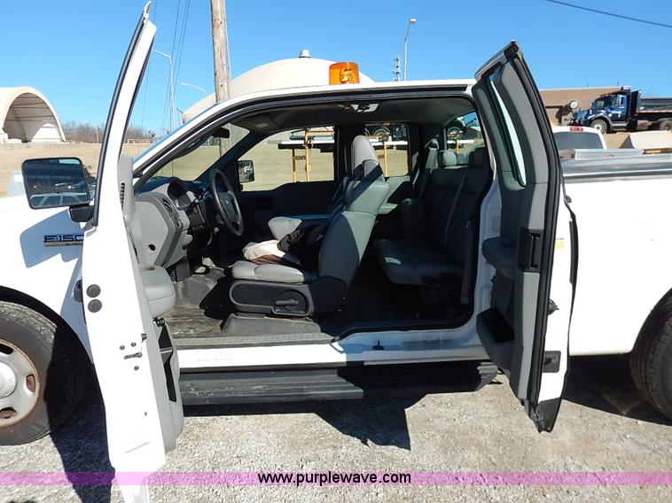 image for item K7058 2006 Ford F150 XL SuperCab pickup truck