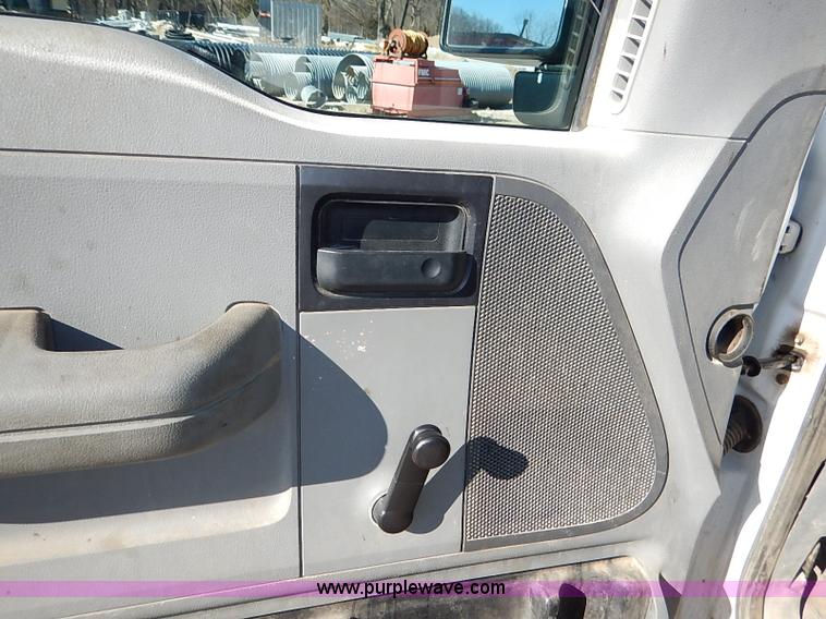 image for item K7059 2006 Ford F150 XL SuperCab pickup truck