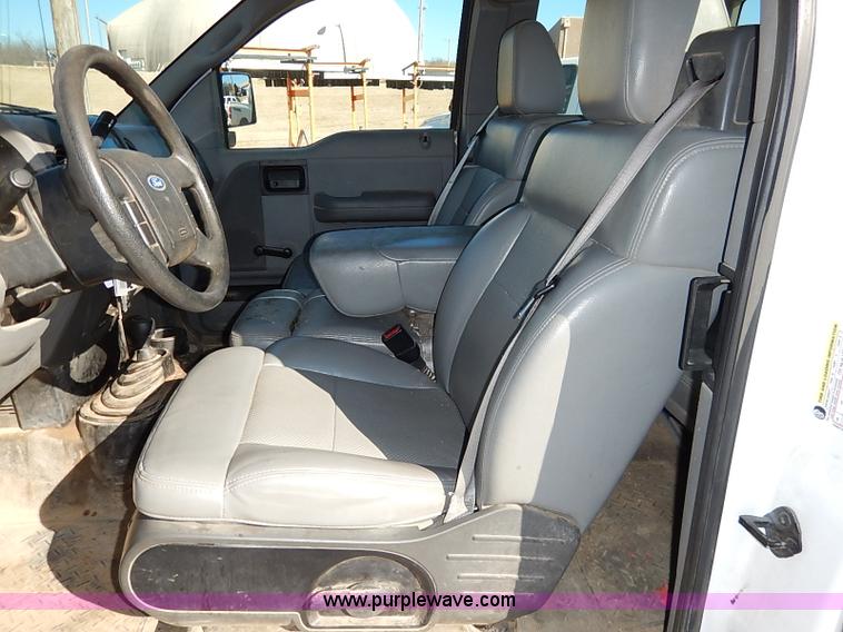 image for item K7059 2006 Ford F150 XL SuperCab pickup truck