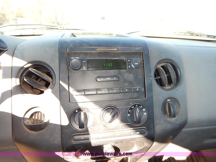 image for item K7059 2006 Ford F150 XL SuperCab pickup truck