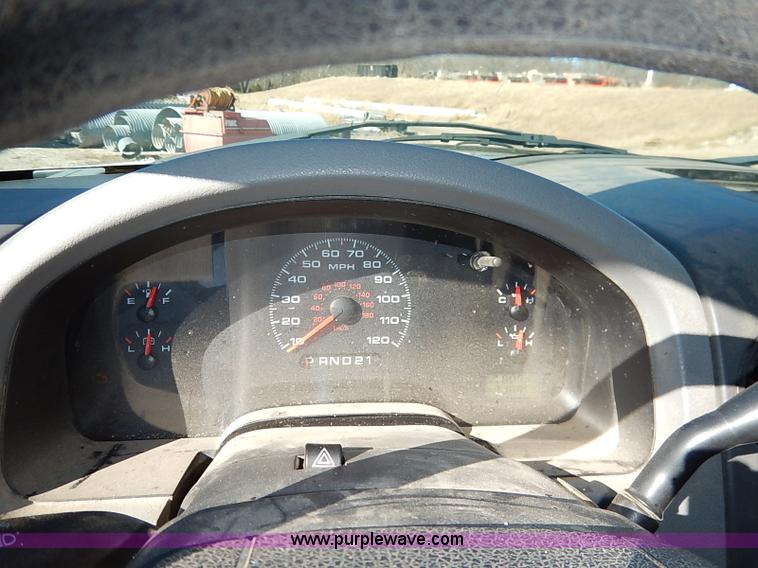 image for item K7059 2006 Ford F150 XL SuperCab pickup truck