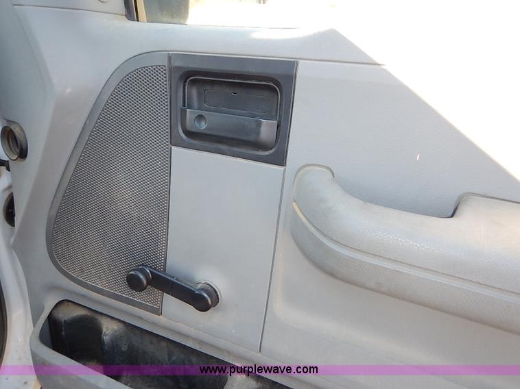 image for item K7059 2006 Ford F150 XL SuperCab pickup truck