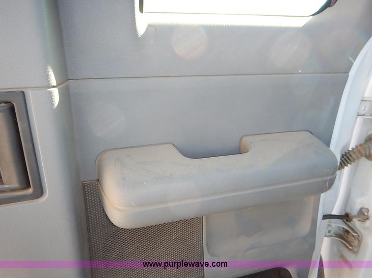 image for item K7059 2006 Ford F150 XL SuperCab pickup truck