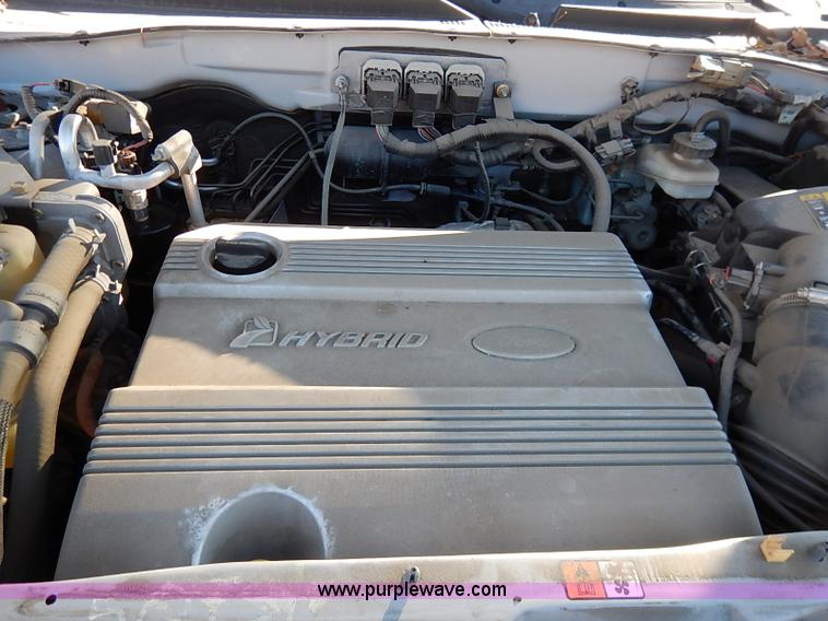 image for item K7060 2005 Ford Escape Hybrid SUV