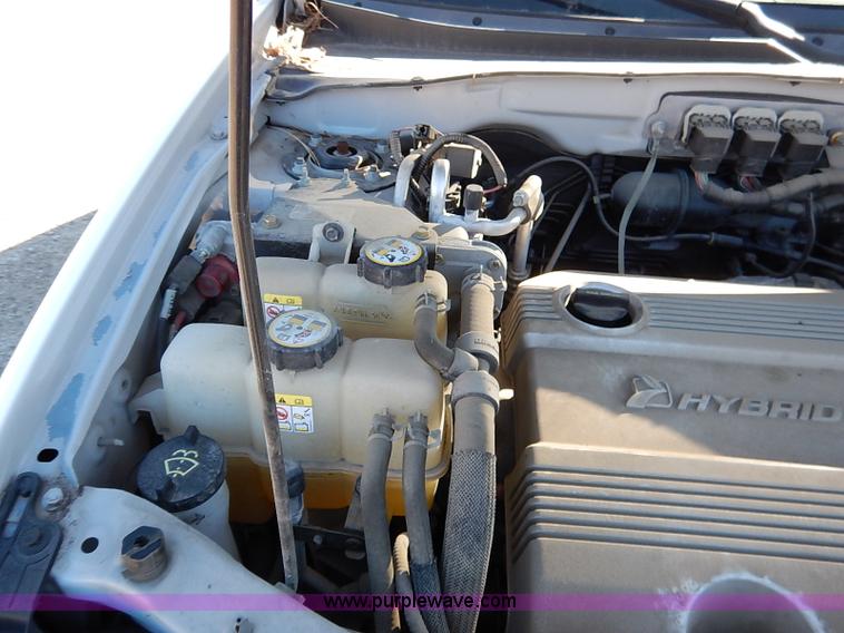 image for item K7060 2005 Ford Escape Hybrid SUV