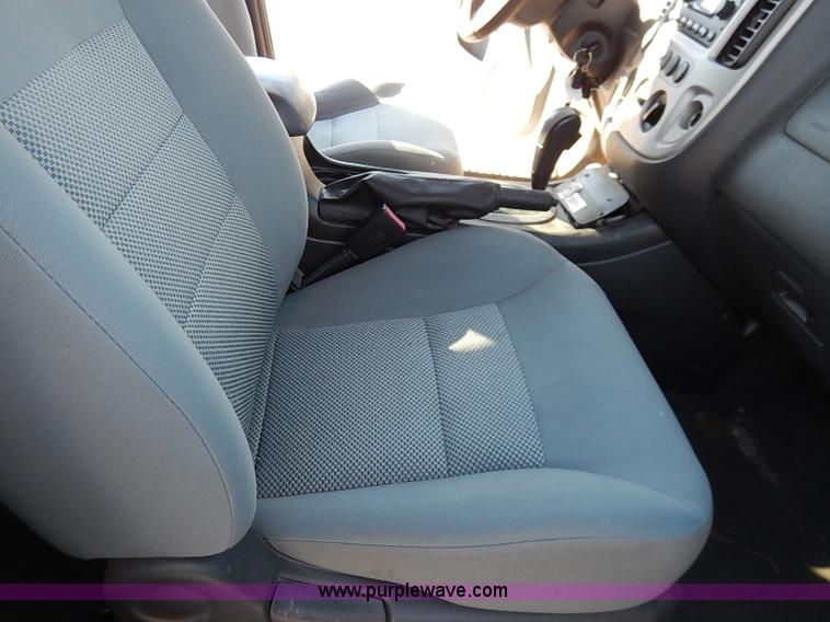 image for item K7060 2005 Ford Escape Hybrid SUV