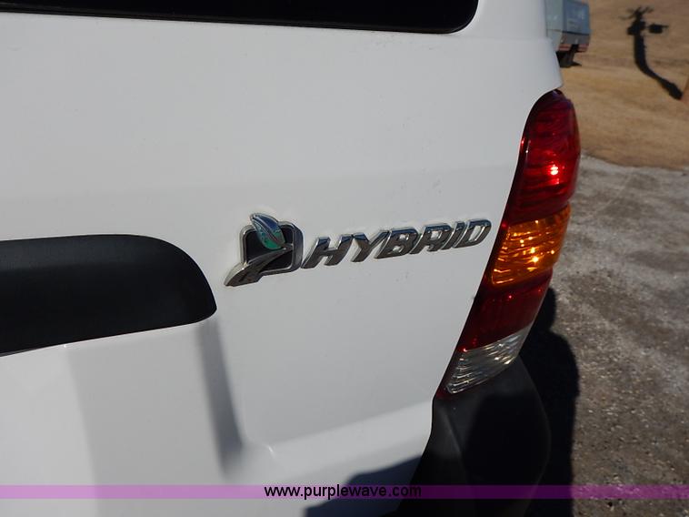 image for item K7060 2005 Ford Escape Hybrid SUV