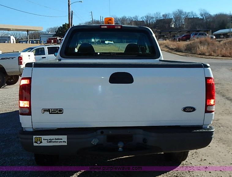 image for item K7061 2002 Ford F150 XL SuperCab pickup truck