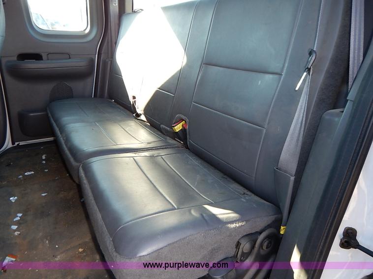 image for item K7061 2002 Ford F150 XL SuperCab pickup truck