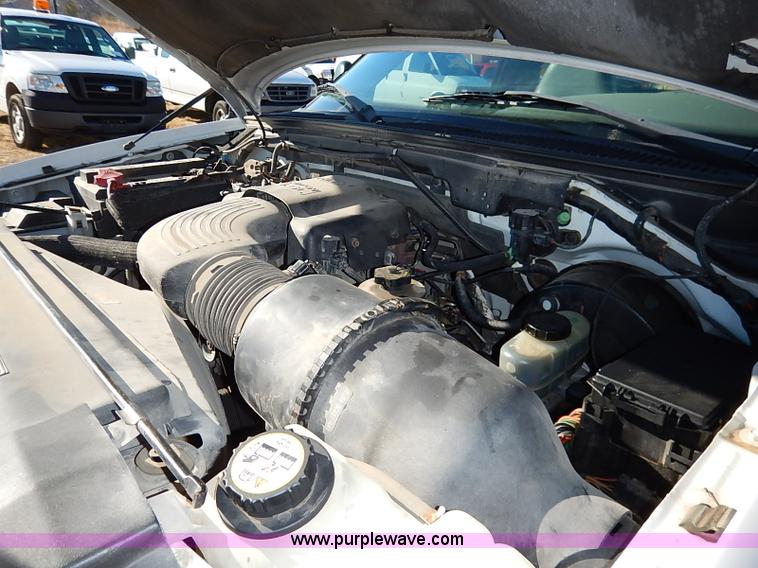 image for item K7061 2002 Ford F150 XL SuperCab pickup truck