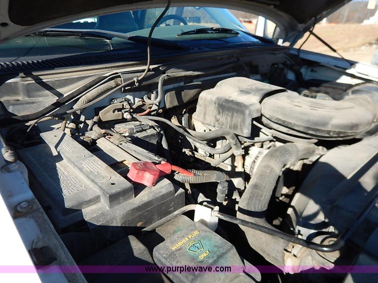 image for item K7061 2002 Ford F150 XL SuperCab pickup truck