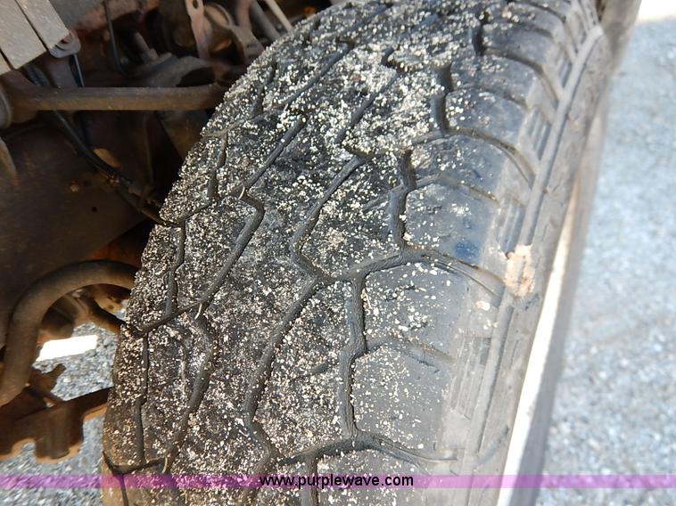 image for item K7061 2002 Ford F150 XL SuperCab pickup truck