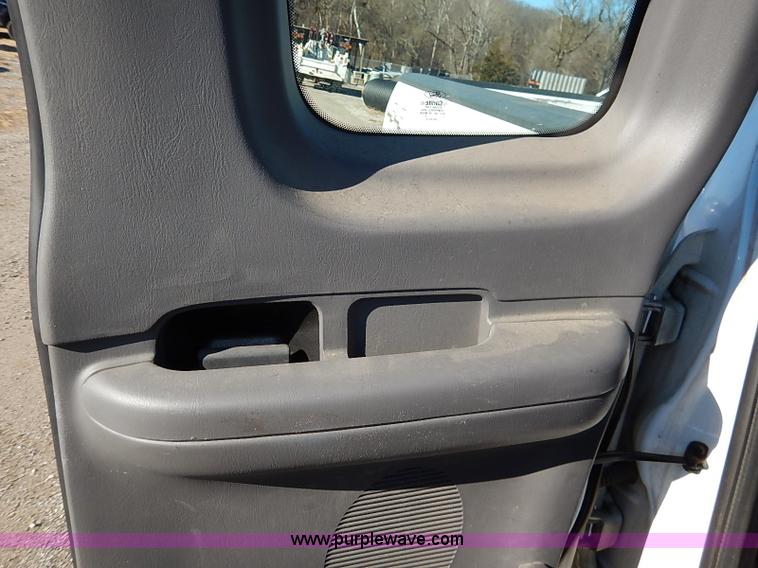 image for item K7061 2002 Ford F150 XL SuperCab pickup truck