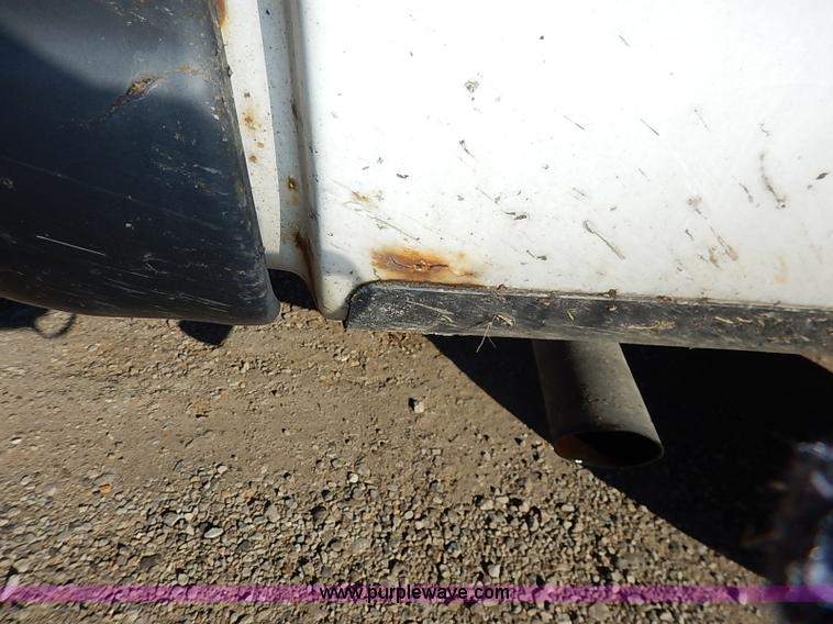 image for item K7061 2002 Ford F150 XL SuperCab pickup truck