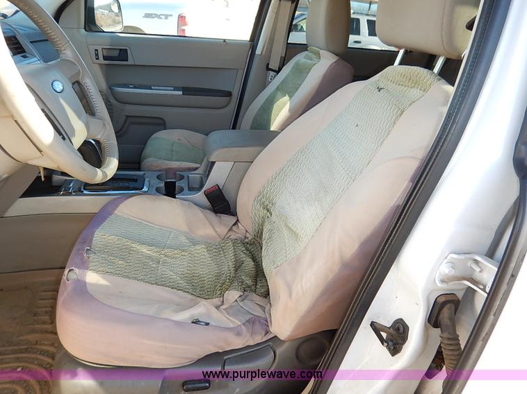 image for item K7063 2010 Ford Escape Hybrid SUV