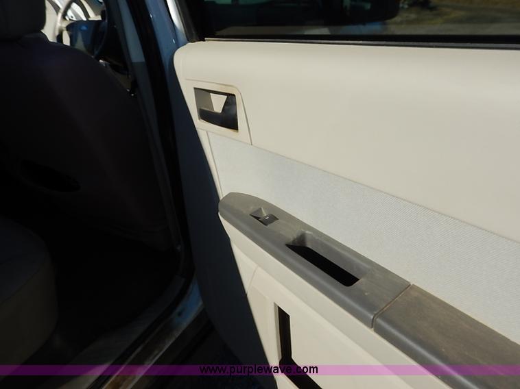 image for item K7063 2010 Ford Escape Hybrid SUV